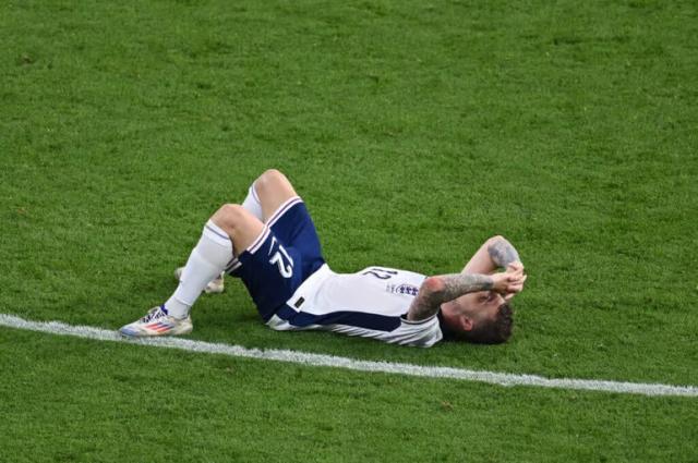 开云app下载-三狮两战尽显疲态，累在身体还是累在心间？