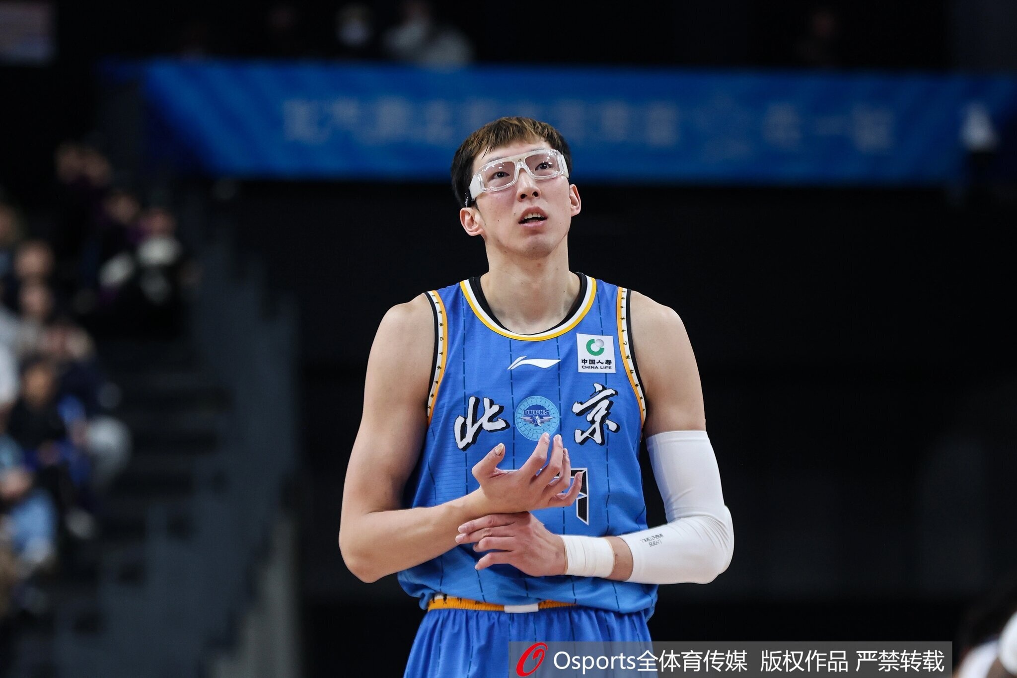 开云体育下载-周琦30岁生日！北京官博送祝福：生日快乐🎂新岁继续并肩拼到底