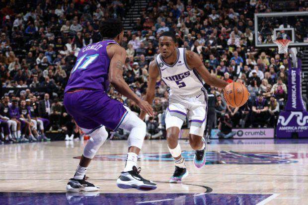 开云体育官网-末节22分带走胜利！福克斯成本赛季联盟关键球之王